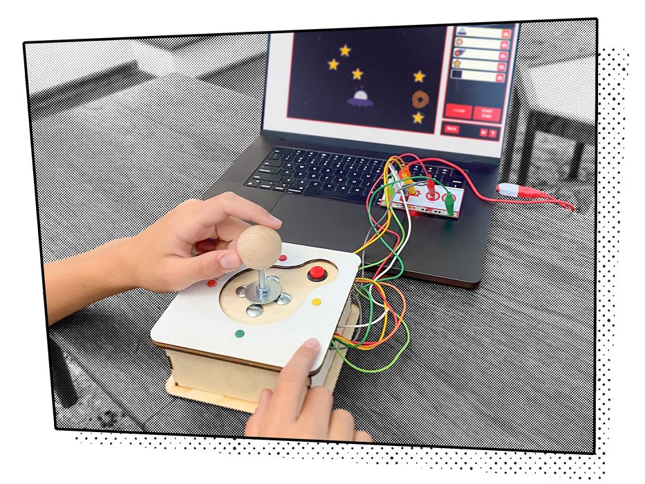 Makey Makey Retro Joystick Starter Bundle with Makey Makey Classic (view 5)